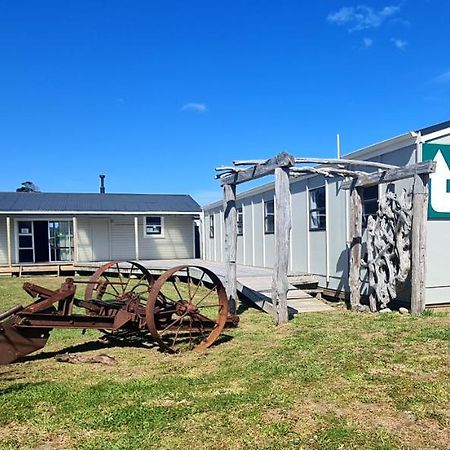 Rarakau Lodge Tuatapere Bagian luar foto